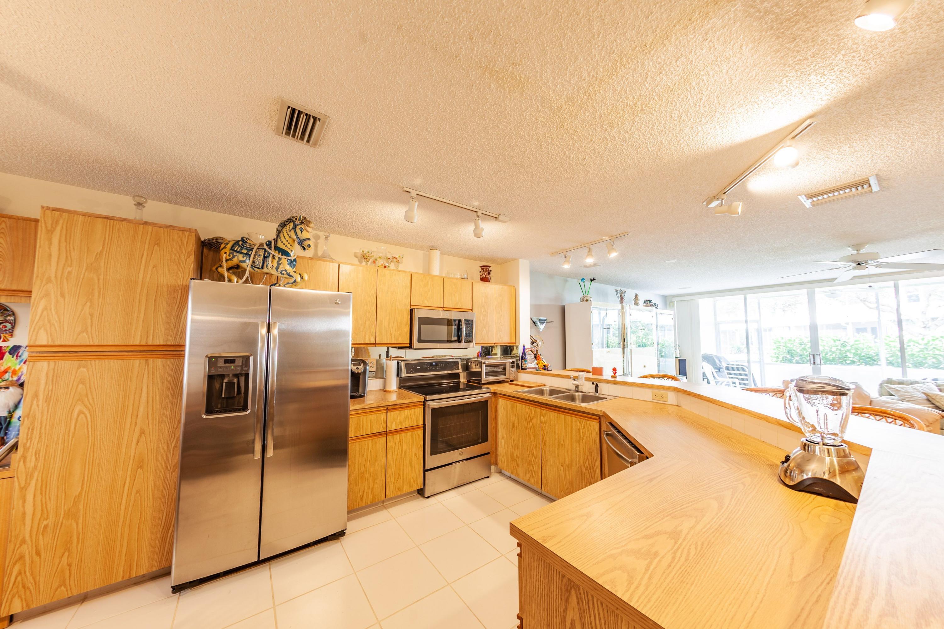 6053 Old Court Road, Unit 305 Boca Raton, FL 33433 - Photo 13 of 44 6053#10