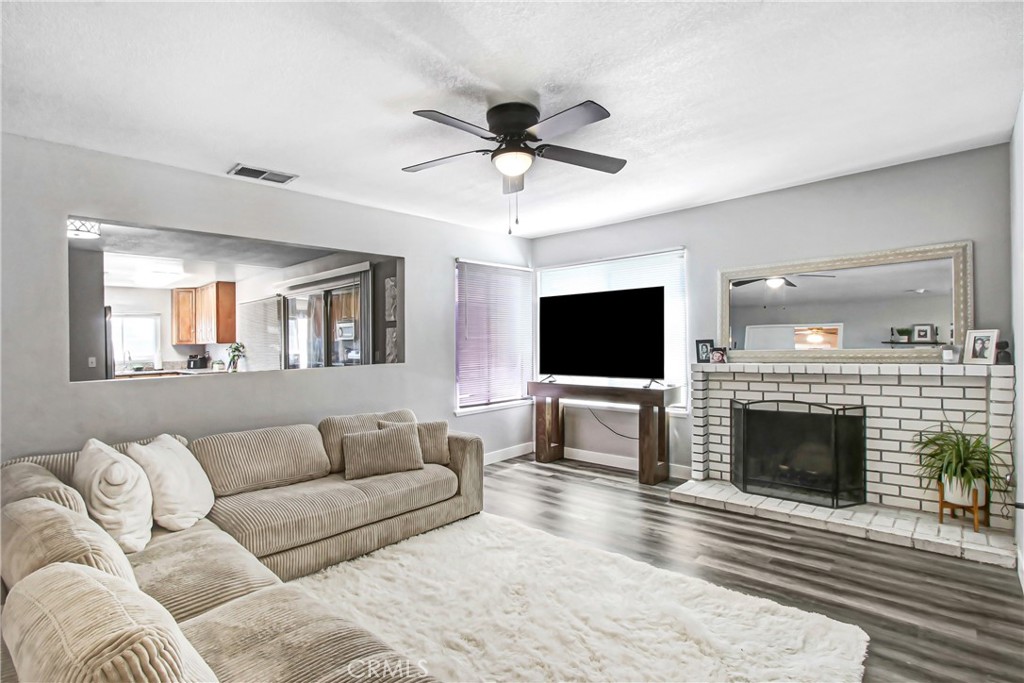 6730 Astoria Drive Riverside, CA 92503 - Photo 4 of 20