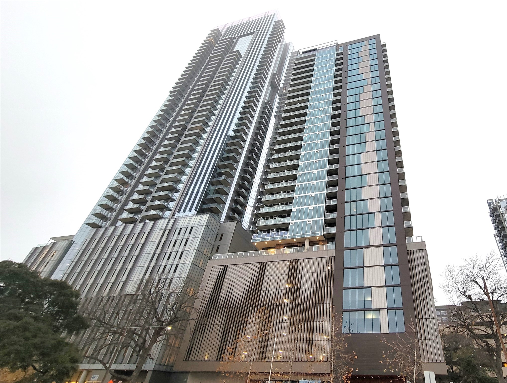 48 East Avenue, Unit 2206 Austin, TX 78701 - Photo 13 of 24 a front view of a building