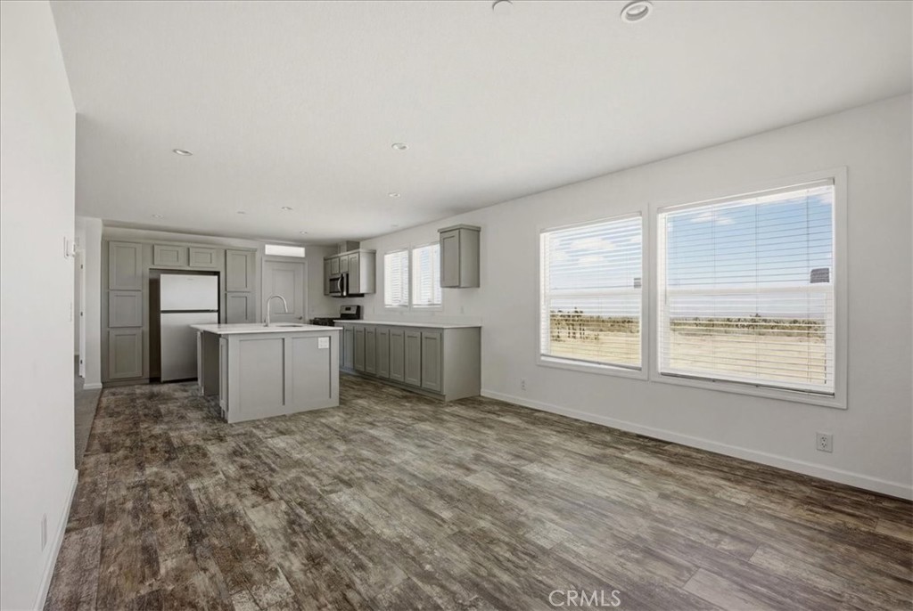 7625 Luna Road Phelan, CA 92371 - Photo 17 of 34 Gallery Image 17