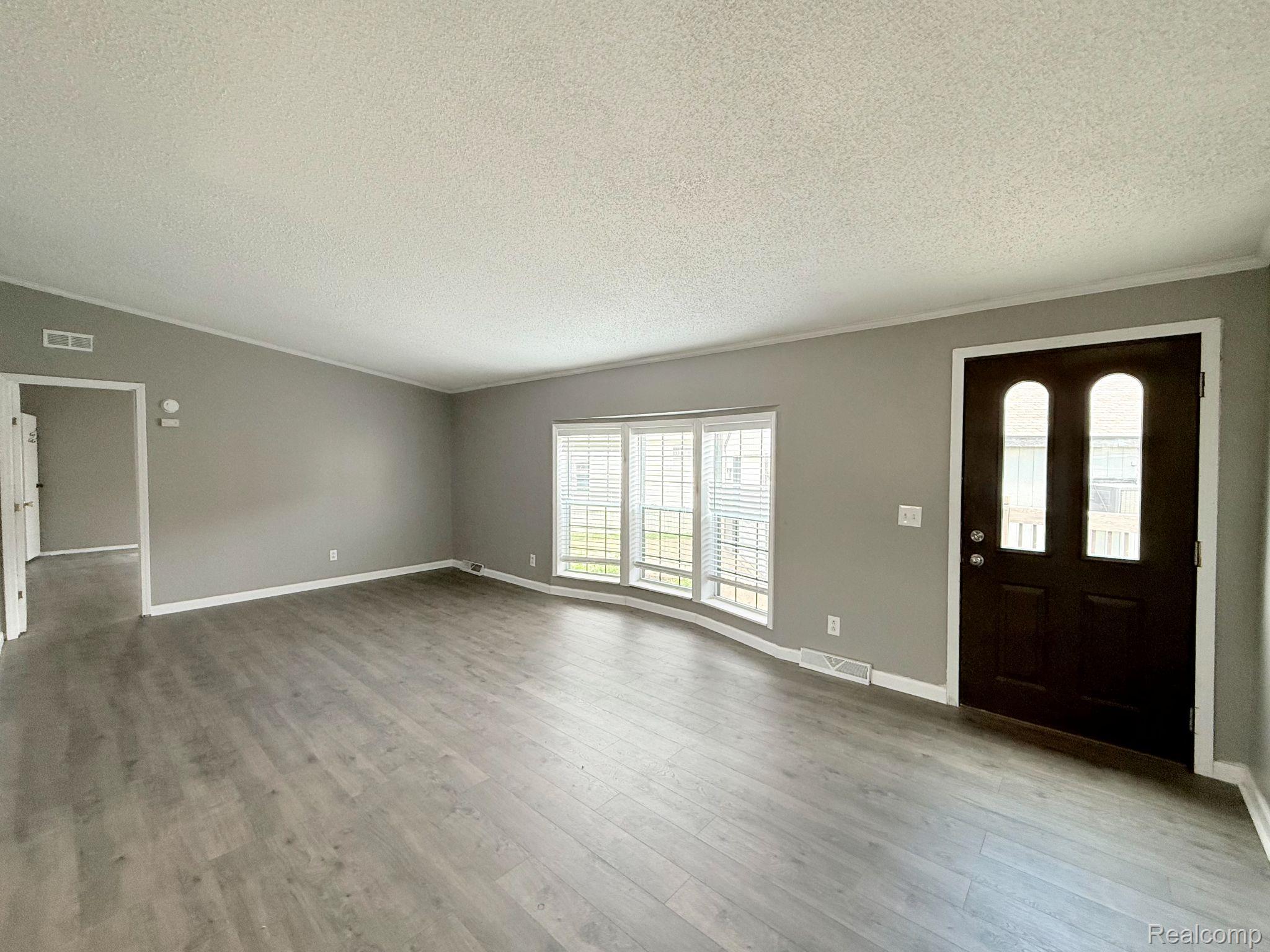 6255 Telegraph Road, Unit 214 Erie, MI 48133 - Photo 7 of 32 IMG_0835.JPG