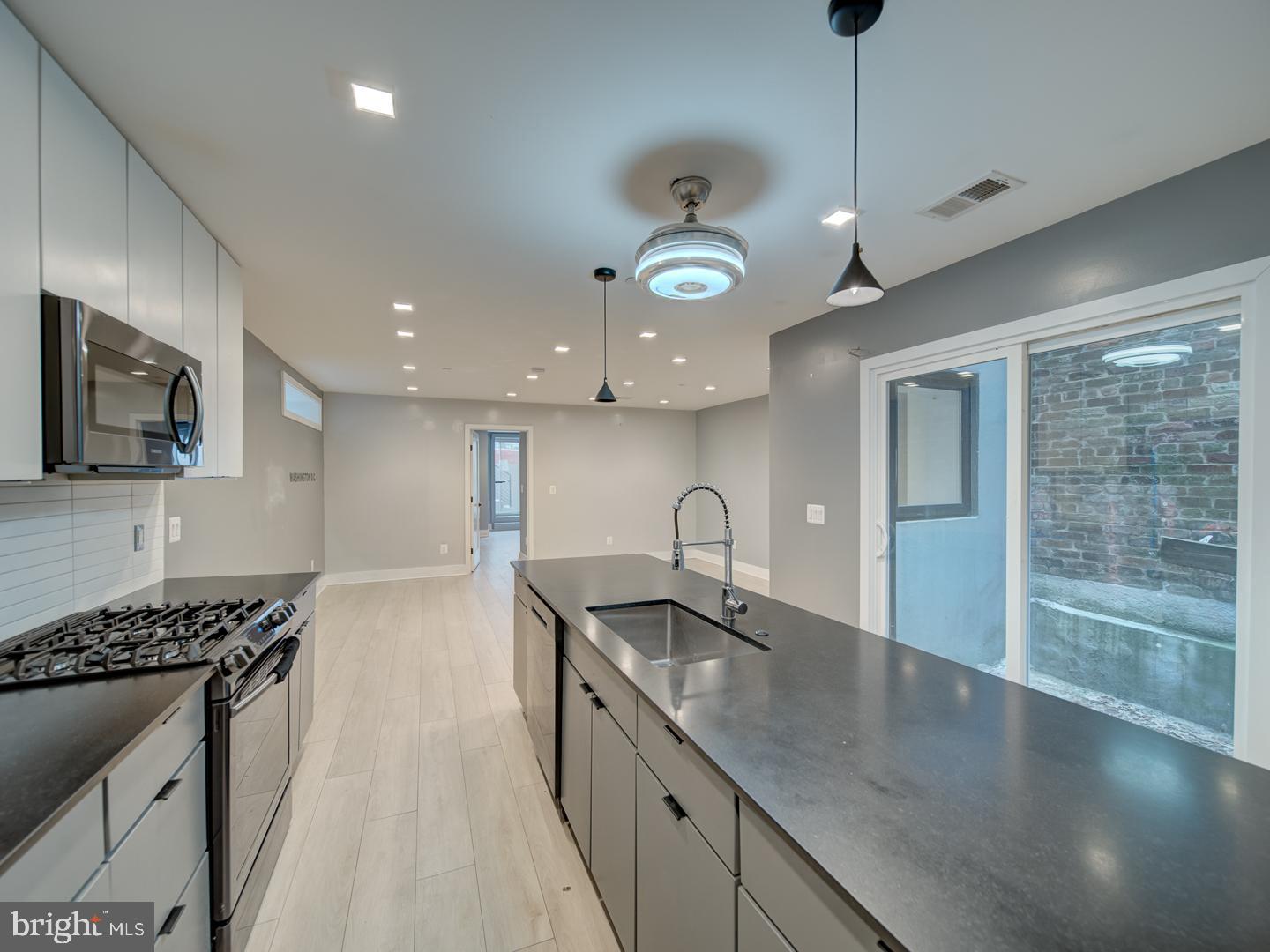 615 15th Street Northeast, Unit 1 Washington, DC 20002 - Photo 9 of 29