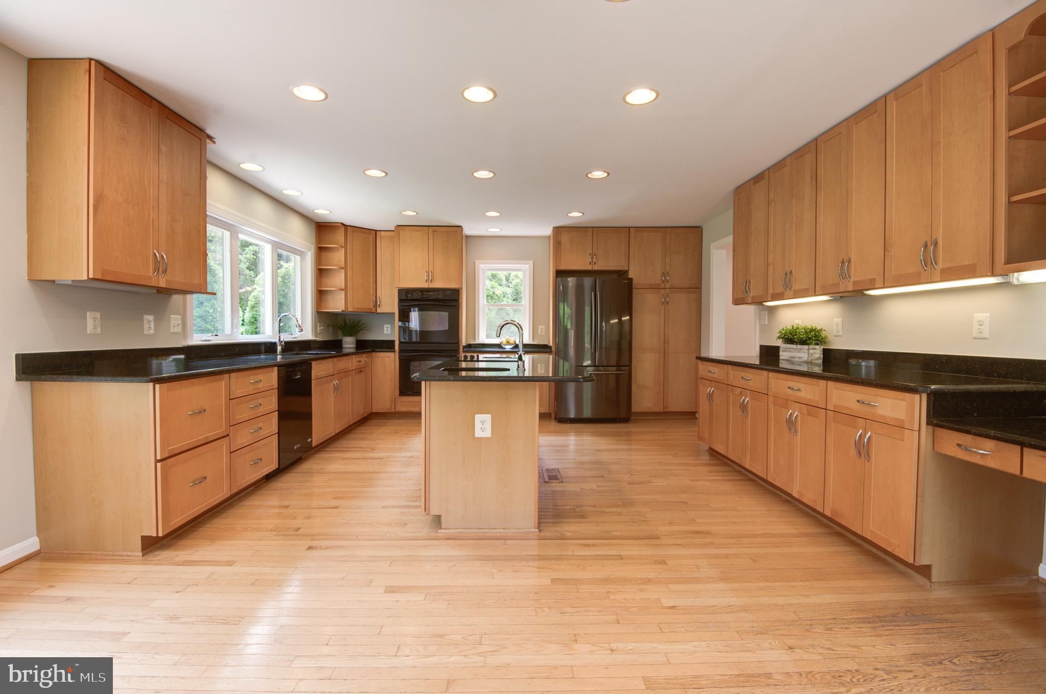 3028 Emerald Chase Drive Herndon, VA 20171 - Photo 9 of 44