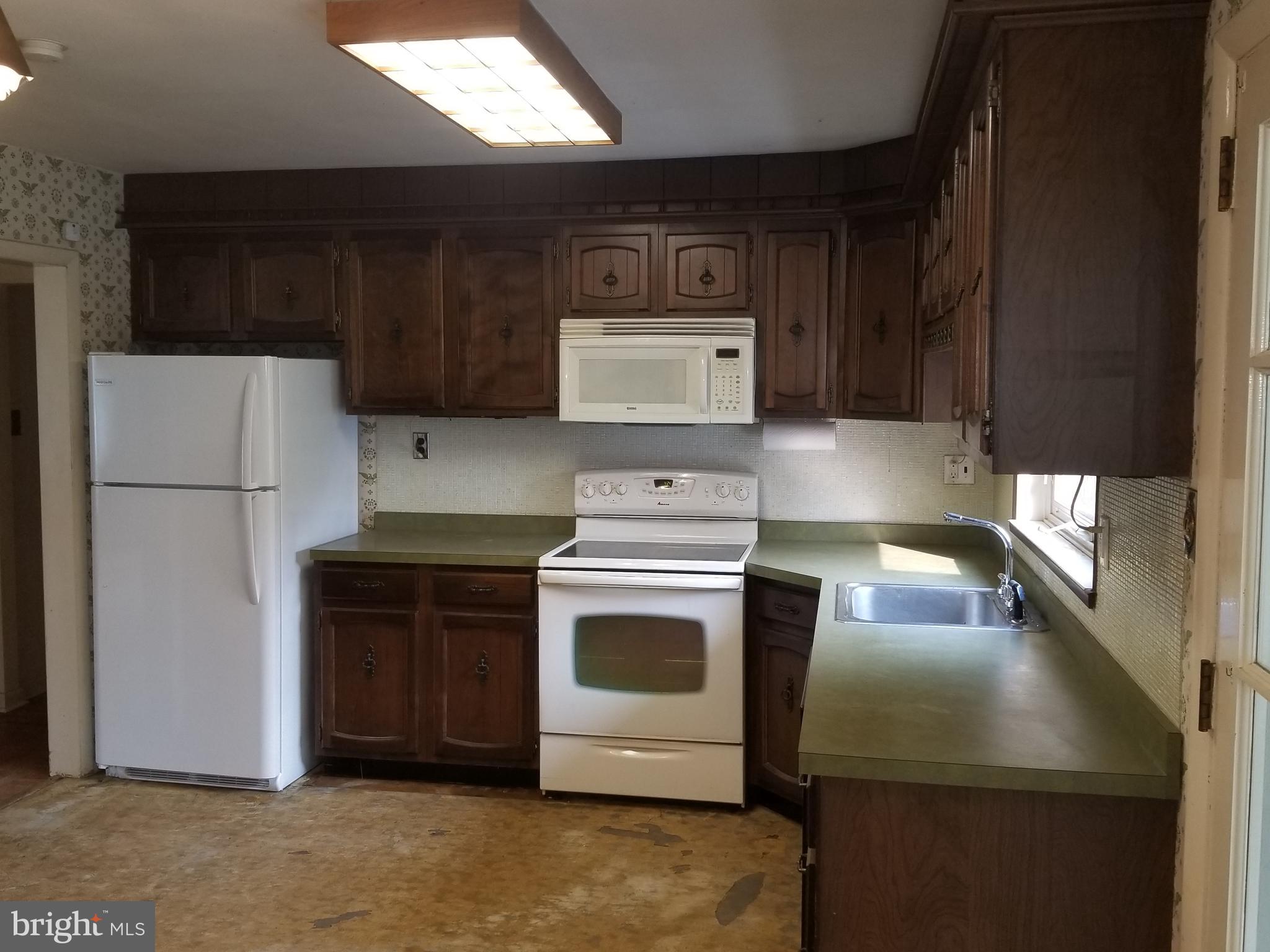 478 Lawrence Road Huntingdon Valley, PA 19006 - Photo 12 of 24 Kitchen