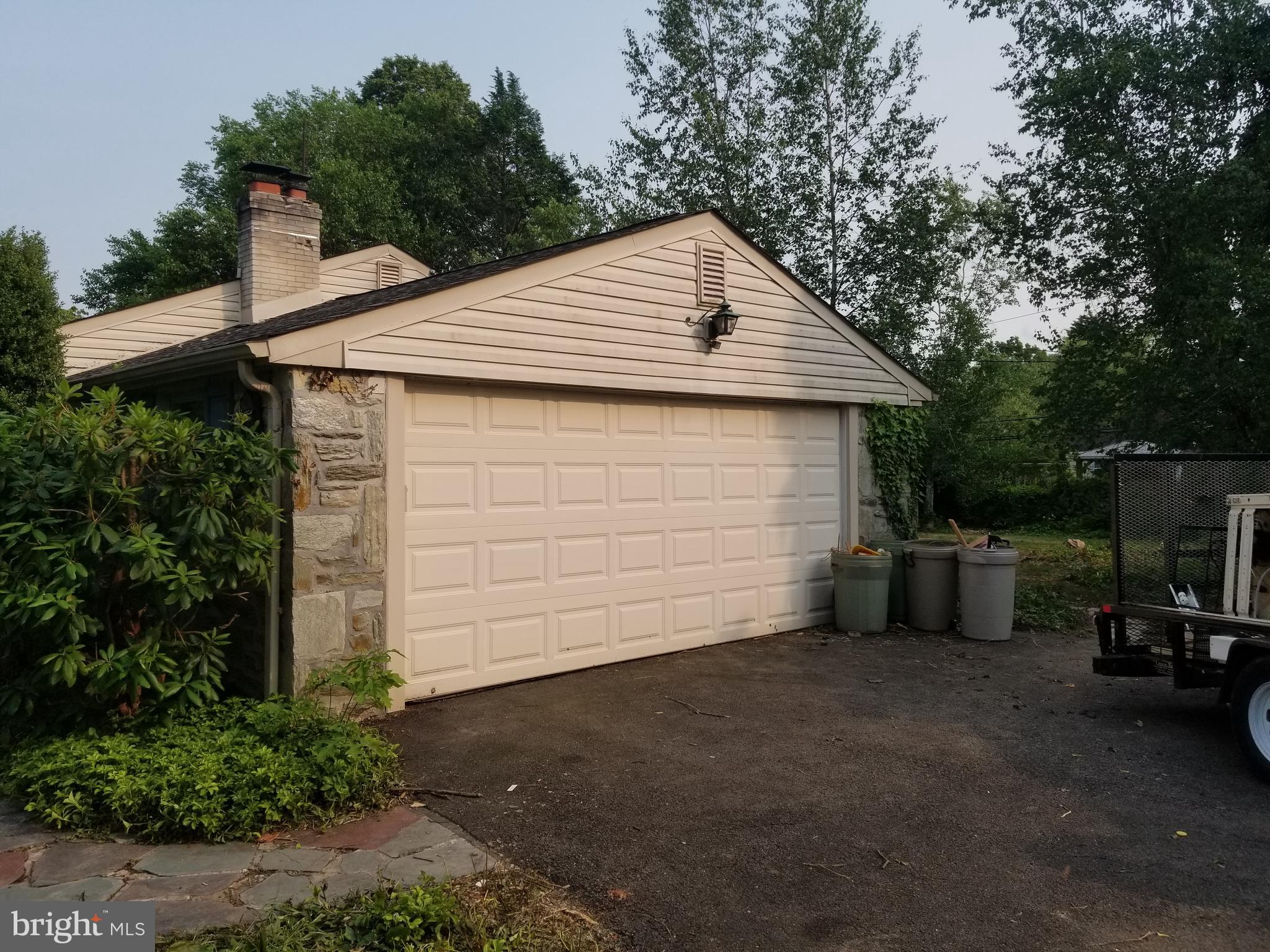478 Lawrence Road Huntingdon Valley, PA 19006 - Photo 24 of 24 @ car garage