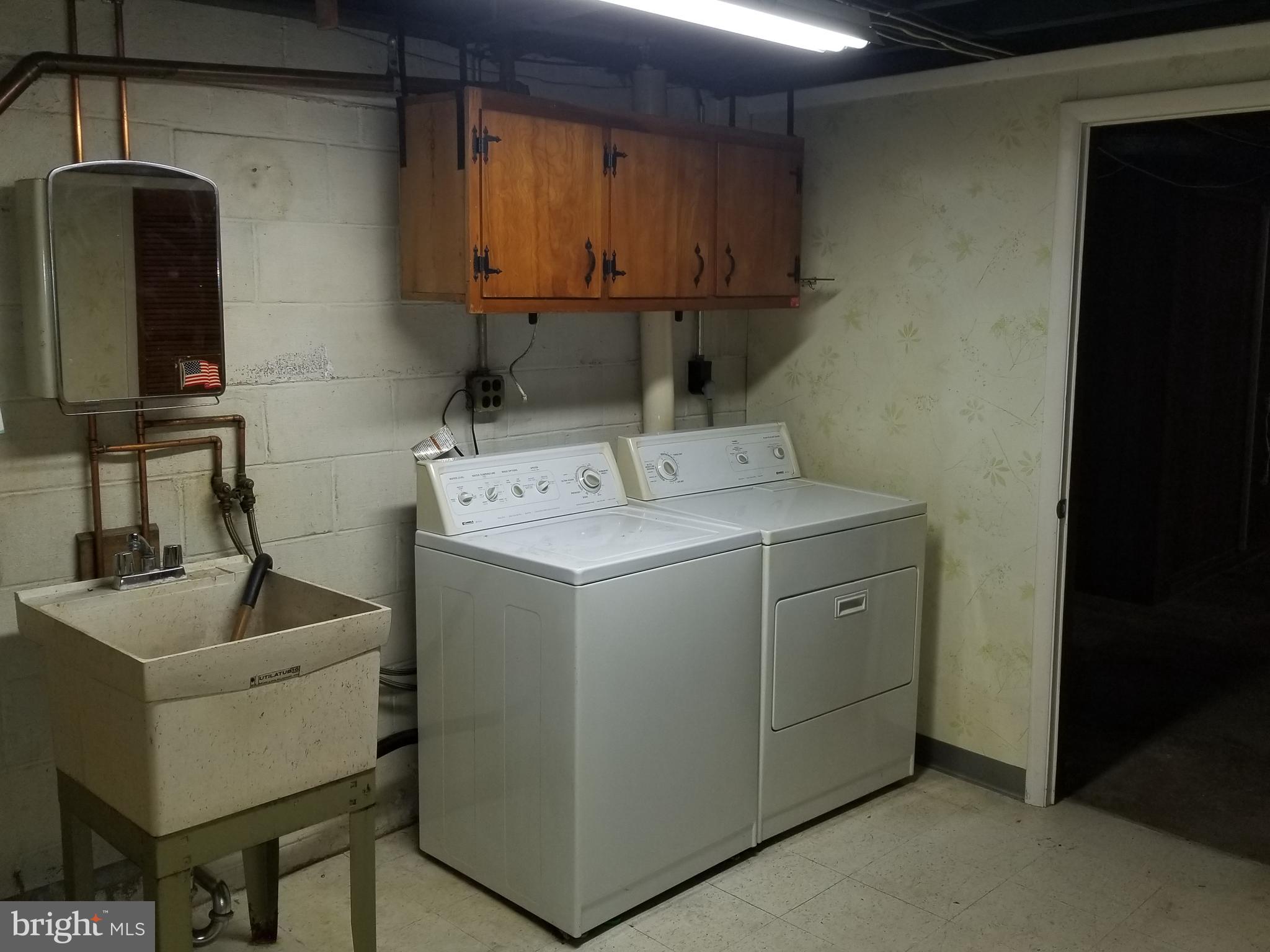 478 Lawrence Road Huntingdon Valley, PA 19006 - Photo 8 of 24 Huge basement Laundry area