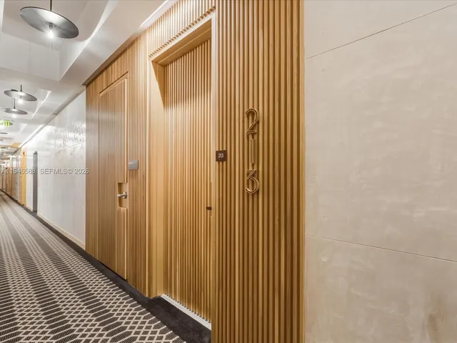 $5,300 | 1030 15th Street, Unit 213, Miami Beach, FL 33139