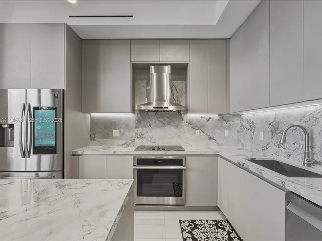 $5,300 | 1030 15th Street, Unit 213, Miami Beach, FL 33139