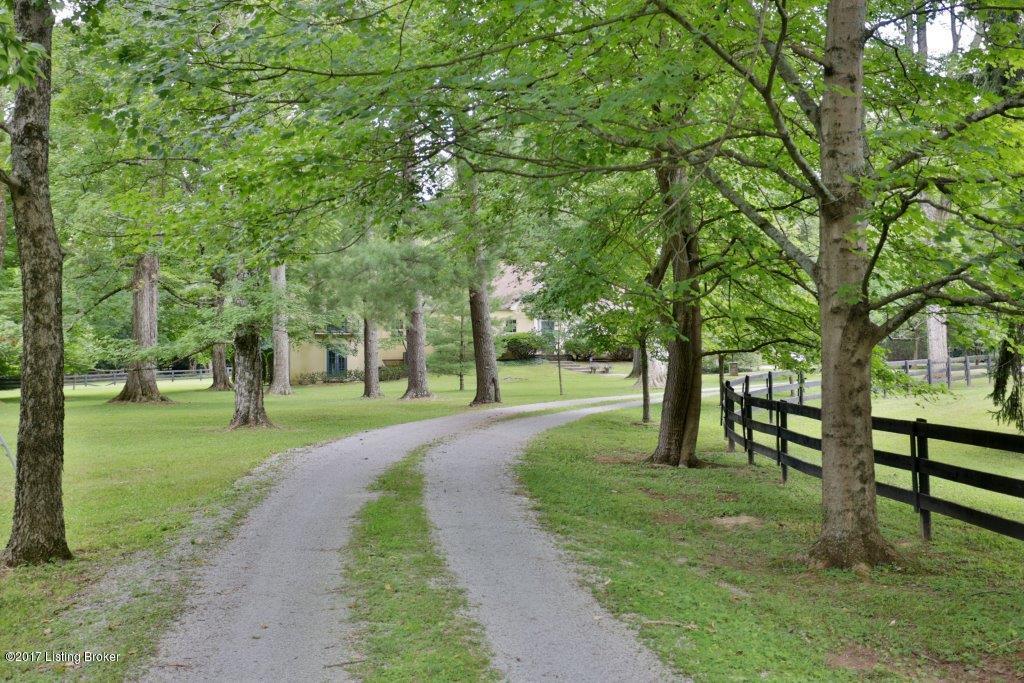 11100 Ridge Road Anchorage, KY 40223 - Photo 5 of 50 The long, meandering drive leads to lots of wonderful surprises!