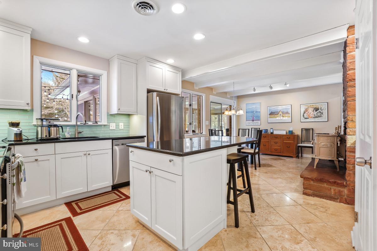 9320 Brink Road Gaithersburg, MD 20882 - Photo 13 of 57 Kitchen