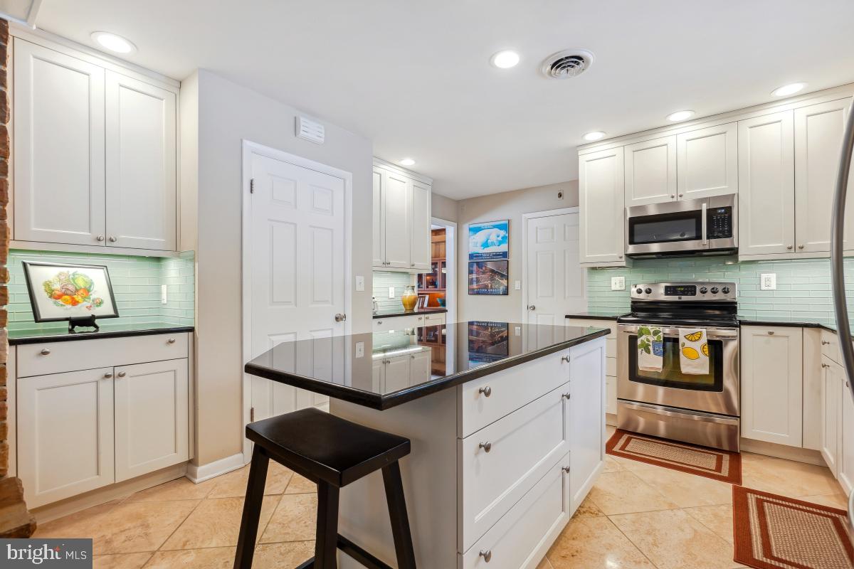 9320 Brink Road Gaithersburg, MD 20882 - Photo 16 of 57 Kitchen