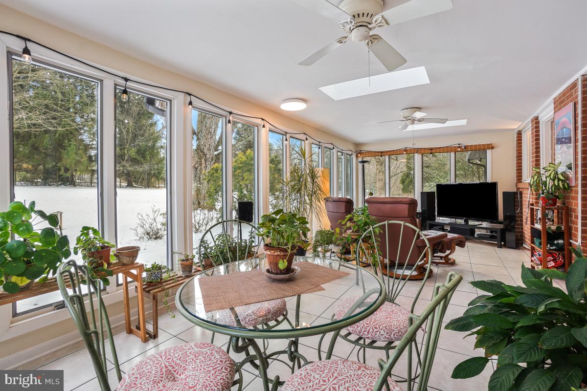 9320 Brink Road Gaithersburg, MD 20882 - Photo 20 of 57 4 Season Room