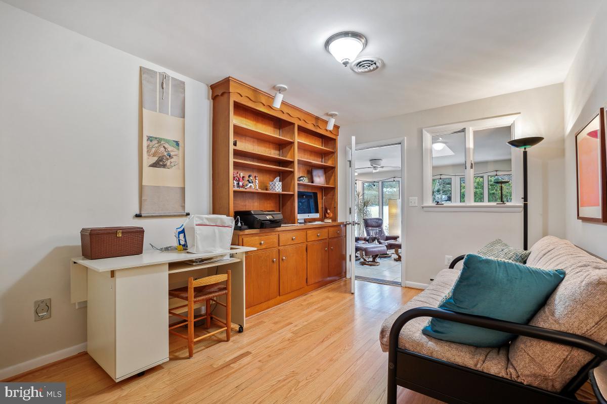 9320 Brink Road Gaithersburg, MD 20882 - Photo 27 of 57 Den/Study