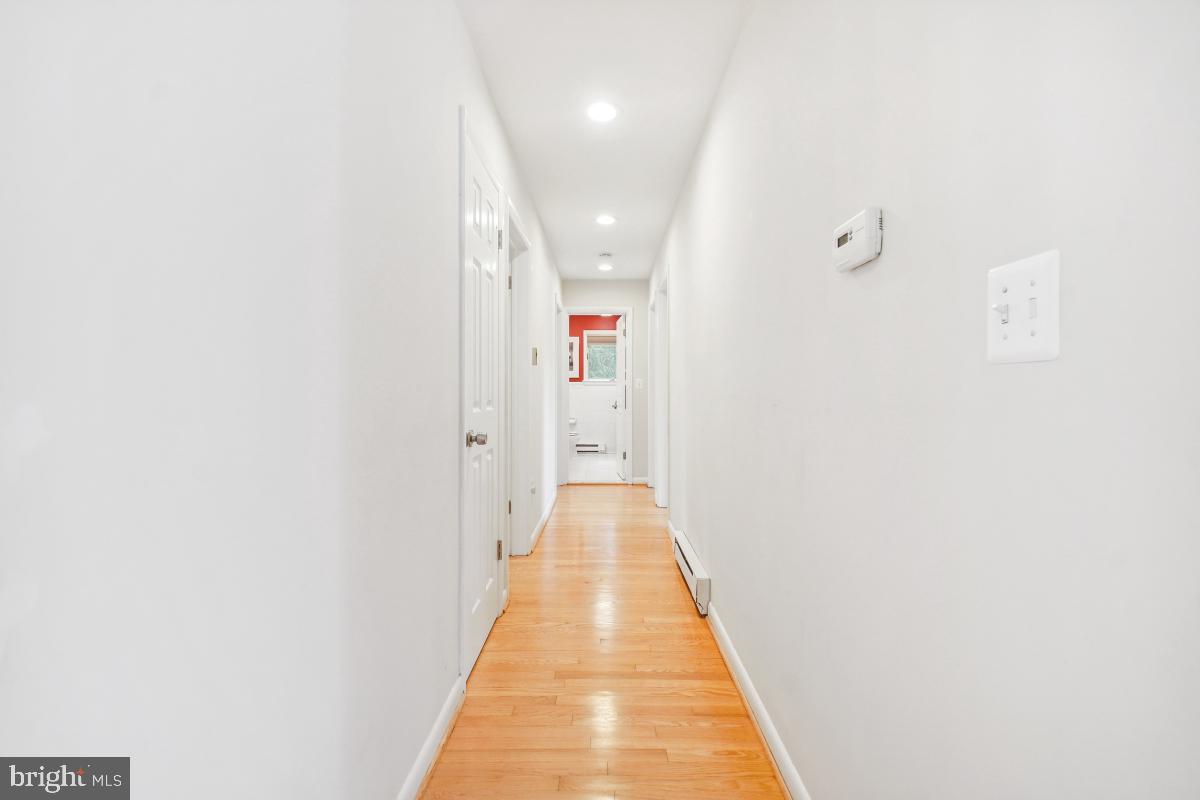9320 Brink Road Gaithersburg, MD 20882 - Photo 28 of 57 Hallway