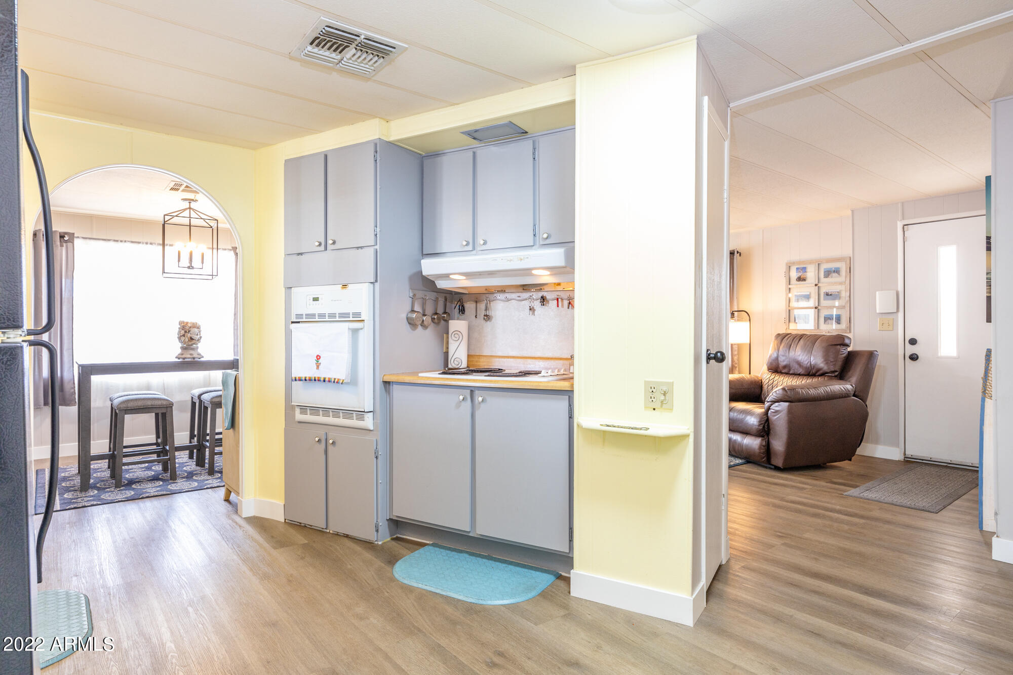 3160 East Main Street, Unit 75 Mesa, AZ 85213 - Photo 13 of 31 Kitchen Right