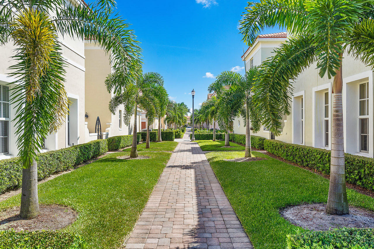 837 Northwest 82nd Place Boca Raton, FL 33487 - Photo 3 of 40 003-837NW82ndPl-BocaRaton-FL-small