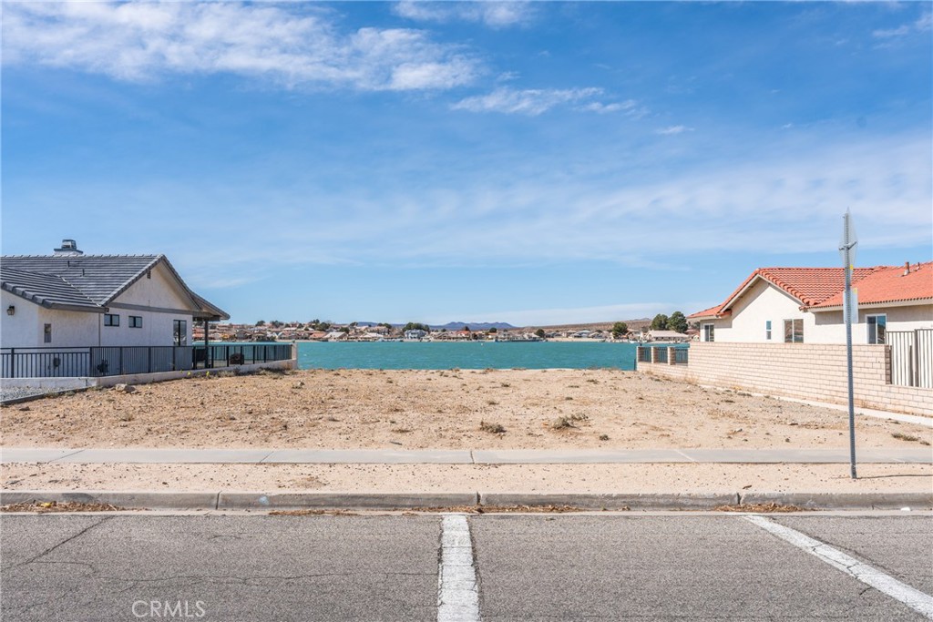 26734 Bluewater Road Helendale, CA 92342 - Photo 3 of 10 a view of large house with a road