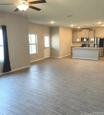 $2,300 | 13456 Sendero Roble, San Antonio, TX 78253