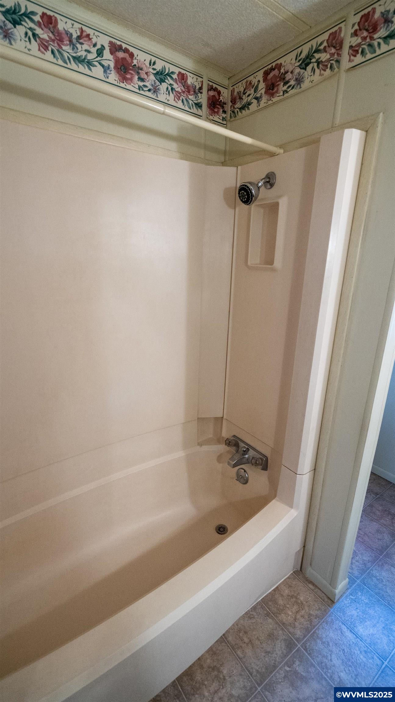 5422 Portland Road Northeast, Unit 81 Salem, OR 97305 - Photo 18 of 33 Gallery Image 18