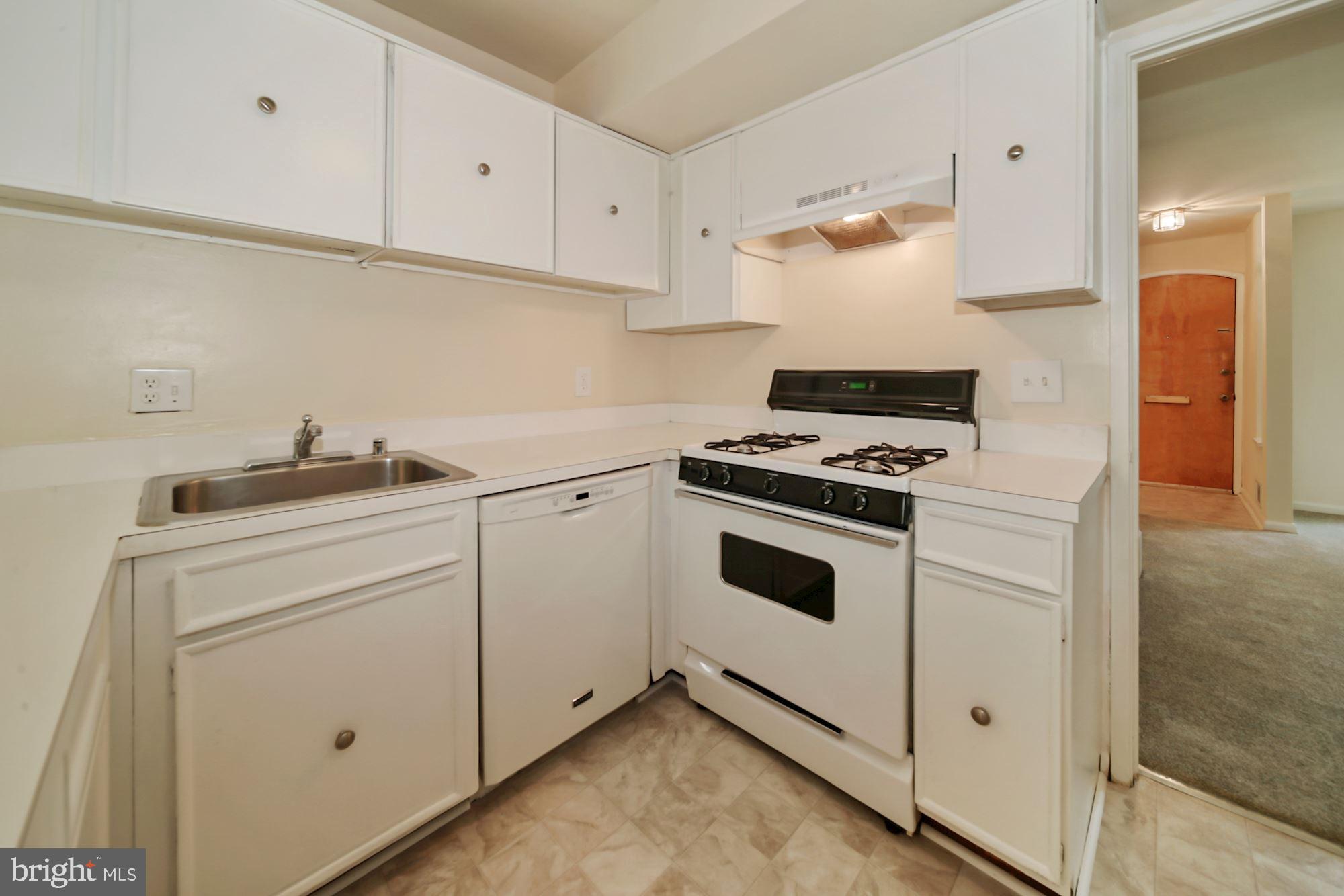 8105 Inverness Ridge Road Potomac, MD 20854 - Photo 11 of 24