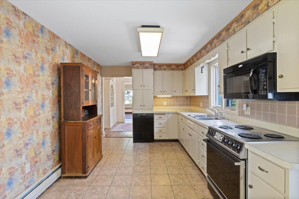 418 Capisic Street Portland, ME 04102 - Photo 13 of 38 14-418_Capisic_St_13