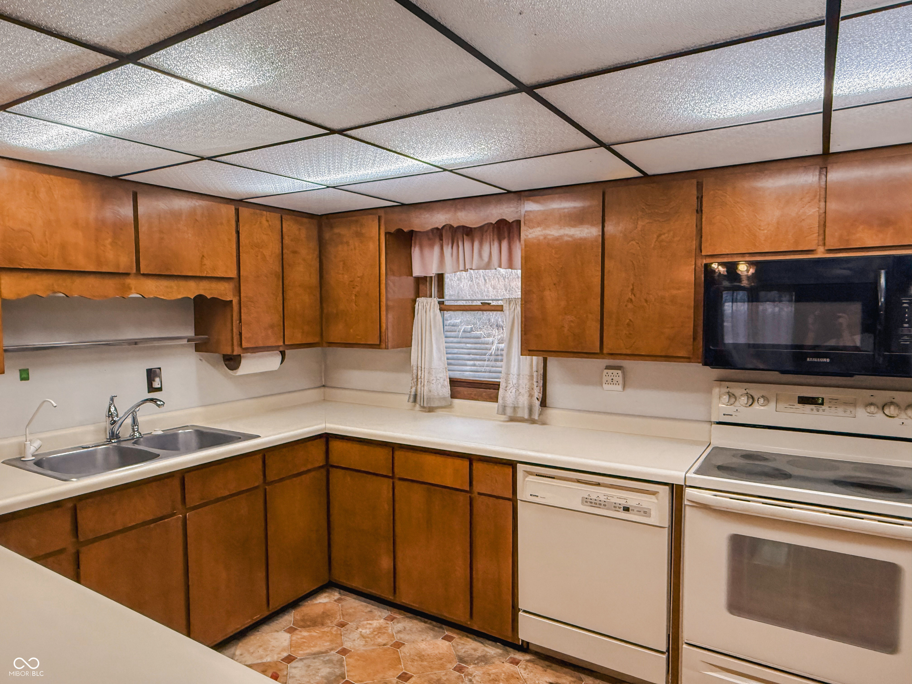 3716 North Parsley Road Solsberry, IN 47459 - Photo 8 of 17