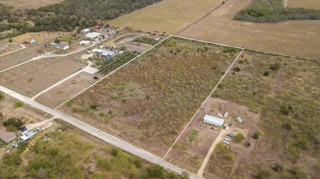 a view of a tennis court