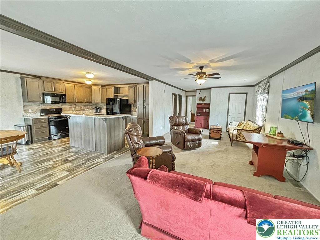 334 Old Topton Road Mertztown, PA 19539 - Photo 4 of 28 Gallery Image 4
