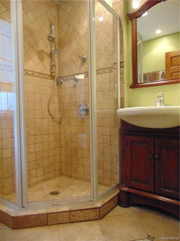 2700 Mohawk Lane Rochester Hills, MI 48306 - Photo 40 of 83