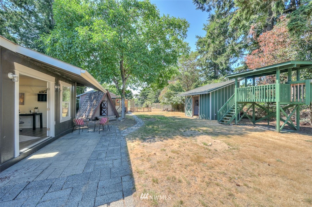2303 Queen Avenue Northeast Renton, WA 98056 - Photo 14 of 20 Gallery Image 14