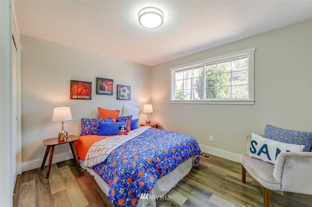 2303 Queen Avenue Northeast Renton, WA 98056 - Photo 8 of 20 Gallery Image 8