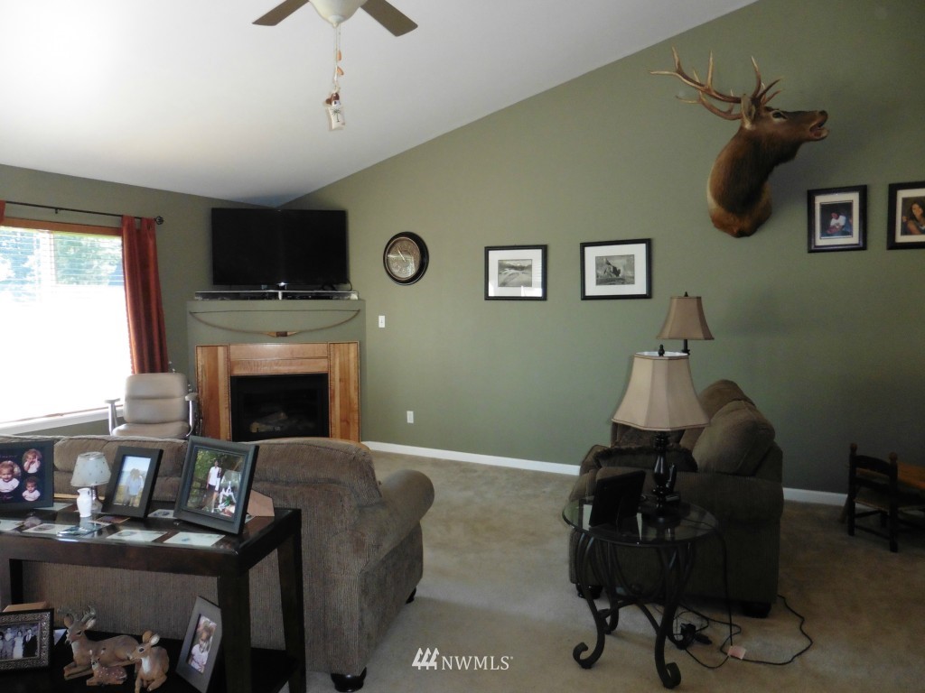 17910 Irwin Street Southwest Rochester, WA 98579 - Photo 2 of 15