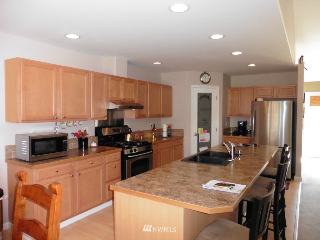 17910 Irwin Street Southwest Rochester, WA 98579 - Photo 4 of 15