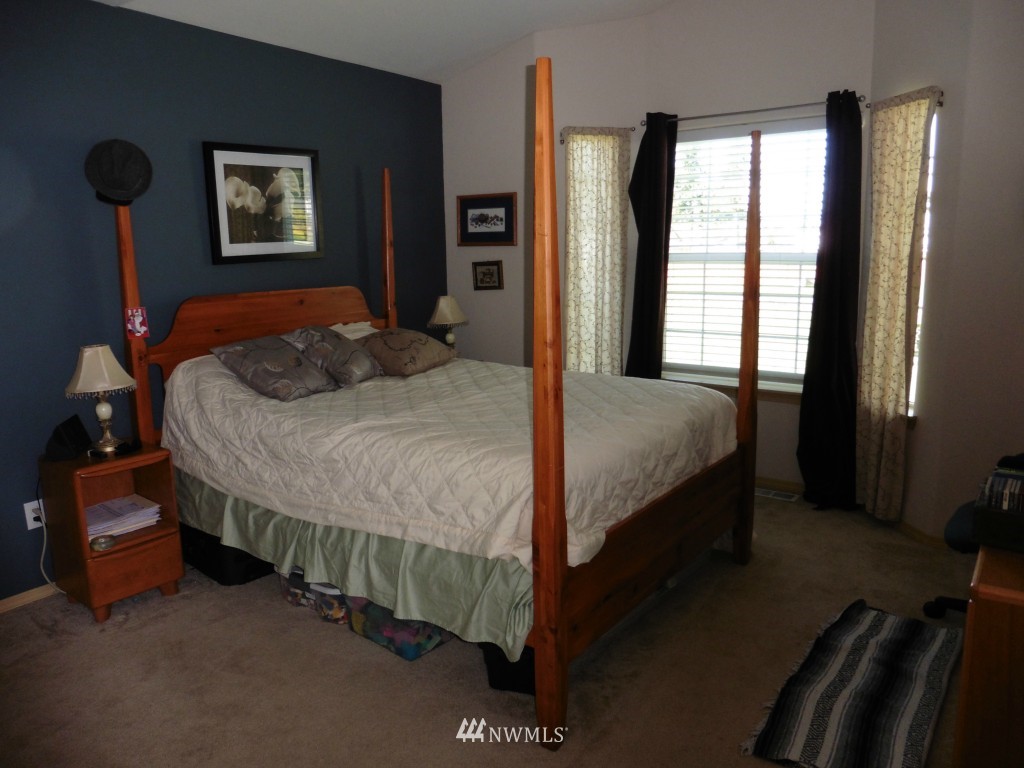 17910 Irwin Street Southwest Rochester, WA 98579 - Photo 8 of 15