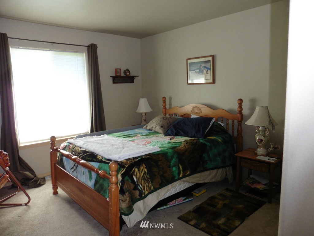 17910 Irwin Street Southwest Rochester, WA 98579 - Photo 9 of 15