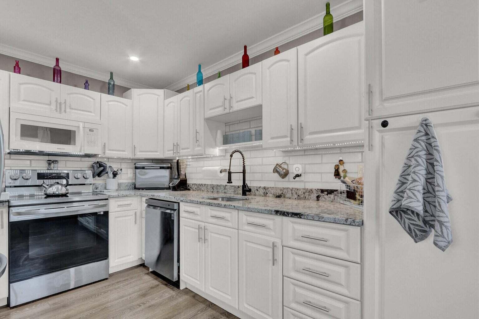 Newly Renovated Kitchen