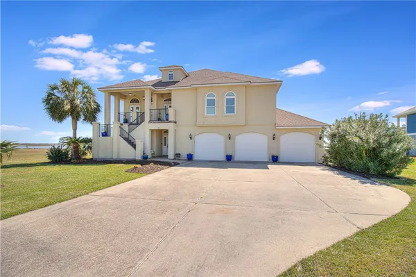 $997,500 | 20 Southpointe Circle, Rockport, TX 78382