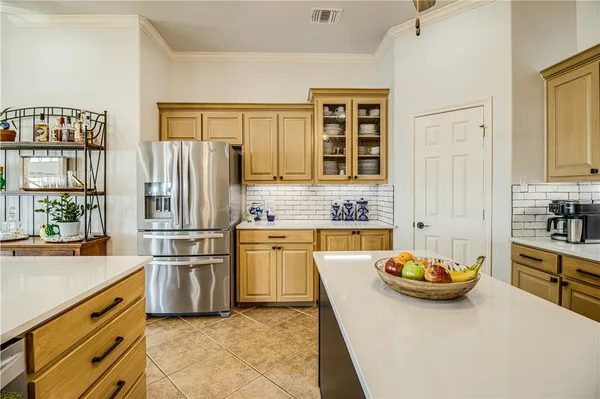 $997,500 | 20 Southpointe Circle, Rockport, TX 78382
