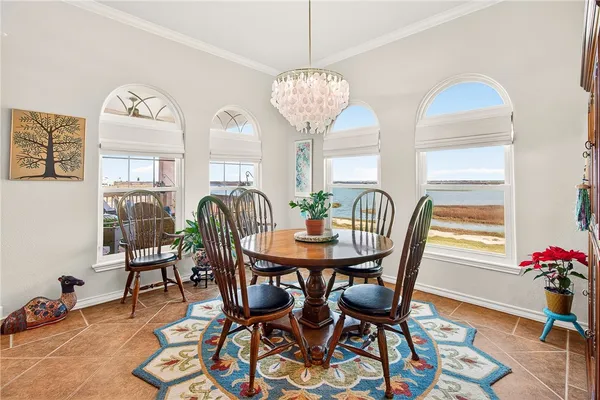 $997,500 | 20 Southpointe Circle, Rockport, TX 78382