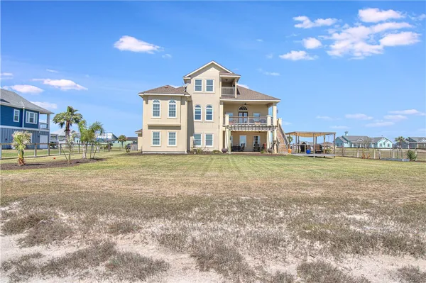 $997,500 | 20 Southpointe Circle, Rockport, TX 78382