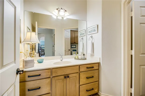$997,500 | 20 Southpointe Circle, Rockport, TX 78382
