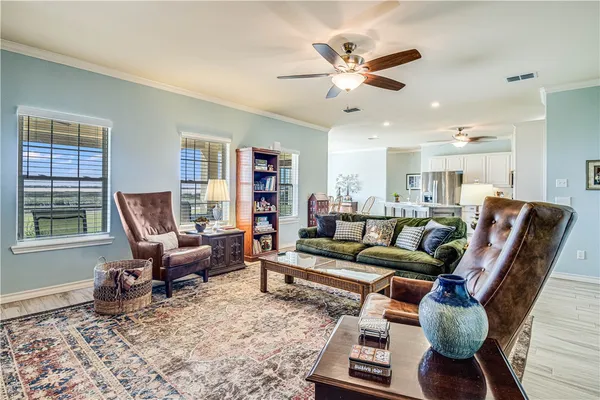 $997,500 | 20 Southpointe Circle, Rockport, TX 78382