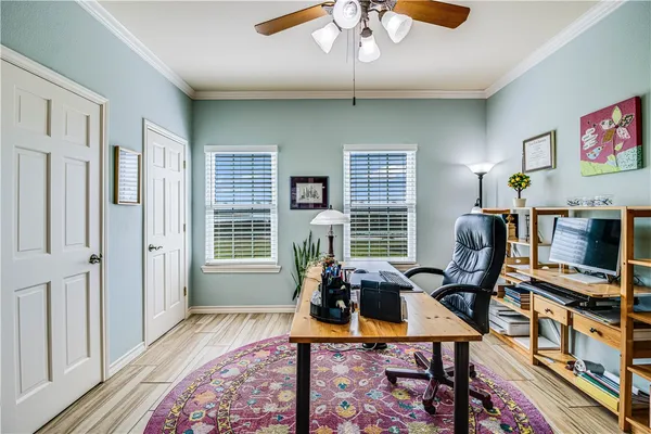 $997,500 | 20 Southpointe Circle, Rockport, TX 78382