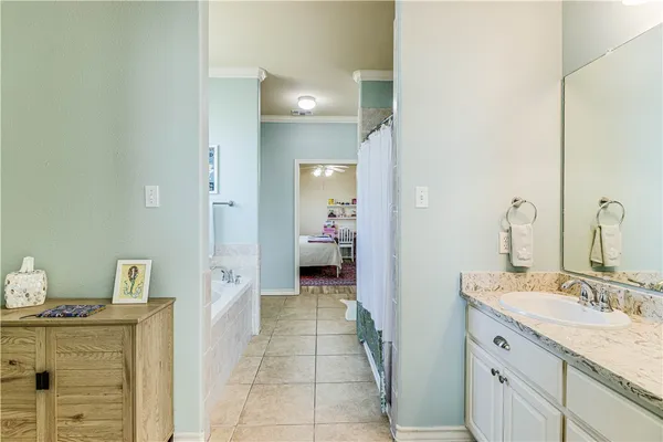 $997,500 | 20 Southpointe Circle, Rockport, TX 78382
