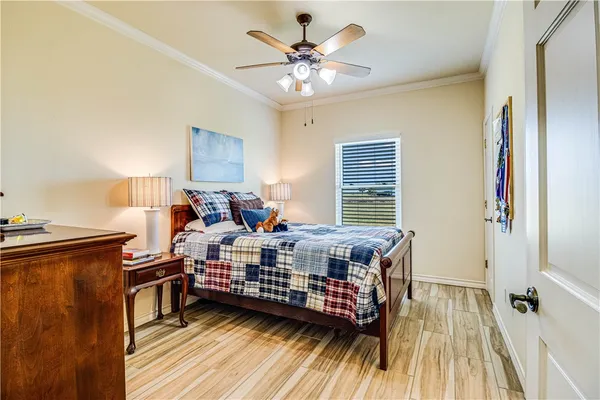 $997,500 | 20 Southpointe Circle, Rockport, TX 78382