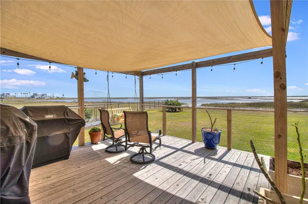 $997,500 | 20 Southpointe Circle, Rockport, TX 78382