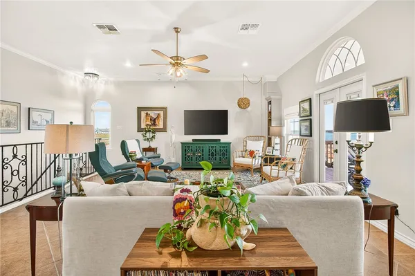 $997,500 | 20 Southpointe Circle, Rockport, TX 78382