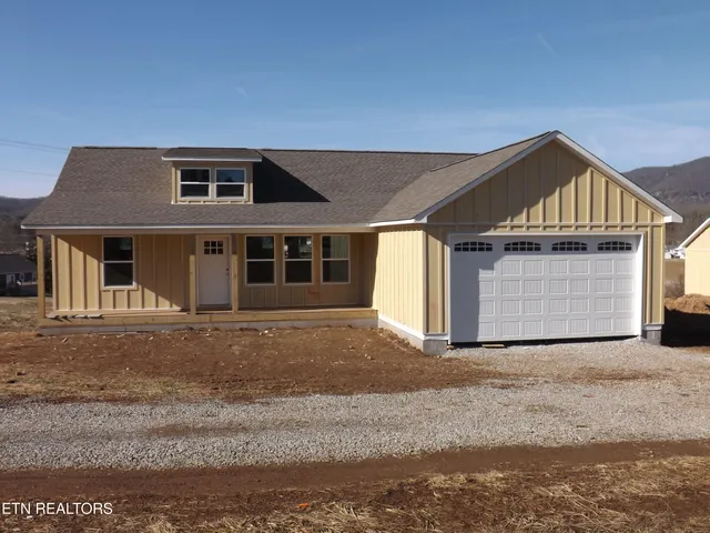 $400,000 | 935 Shawanee Road, Harrogate, TN 37752