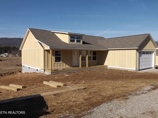 $400,000 | 935 Shawanee Road, Harrogate, TN 37752