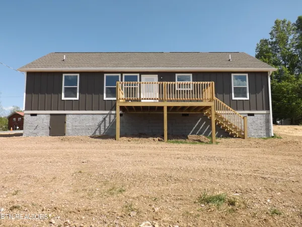 $400,000 | 935 Shawanee Road, Harrogate, TN 37752